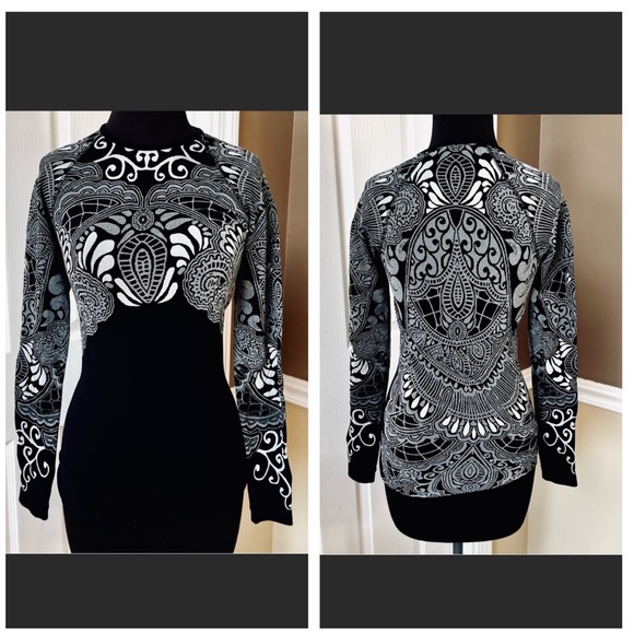 Athleta Tops - ⭐️ Athleta Tattoo Twist Yoga Top SMALL